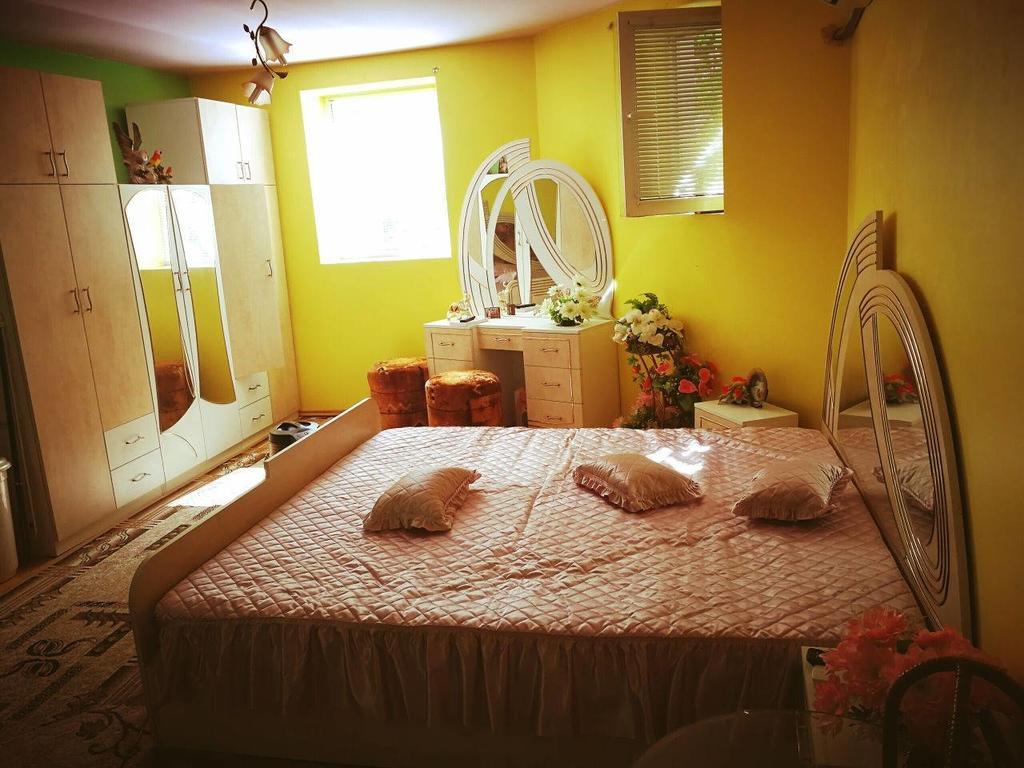 Two Bedroom Townhouse Mika Ruse Esterno foto